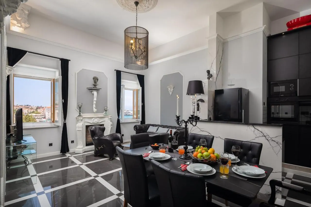 Bajamonti Apartment With Amazing Split City View